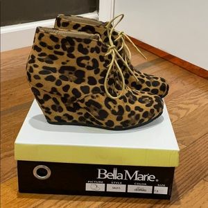 Bella Marie Leopard booties size 7.5